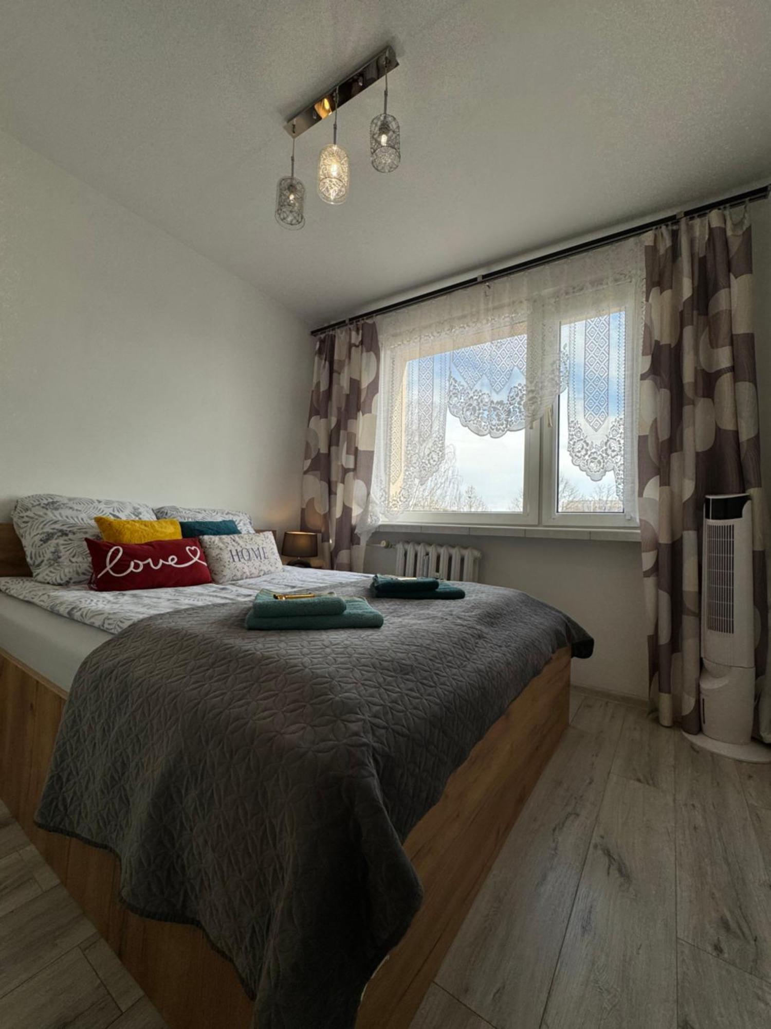 Apartament -Jak W Domu- Czeladz 60M2 Centrum Katowic 10Km Kültér fotó